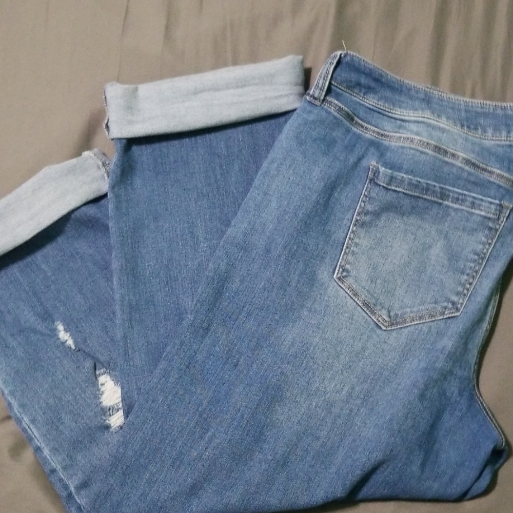Liverpool Jean's Crop Boyfriend distressed jeans